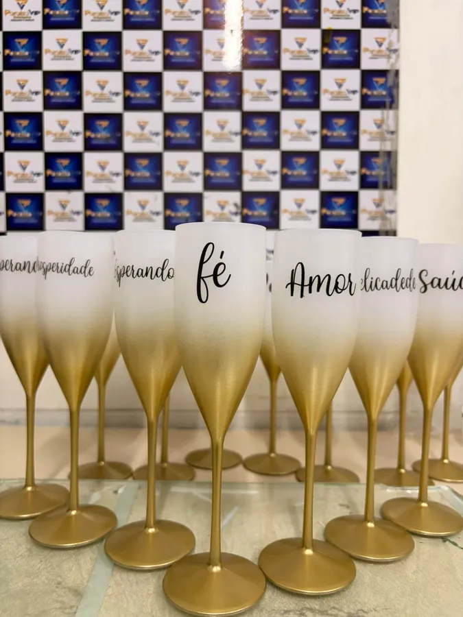 Kit Festa com taças personalizadas
